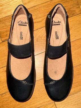 Clarks Black Mary Jane Cushioned Flats